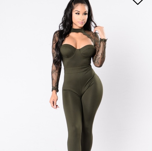 ISO FASHION NOVA LOVE IS BLIND JUMPSUIT (PLUS) - Picture 2 of 3
